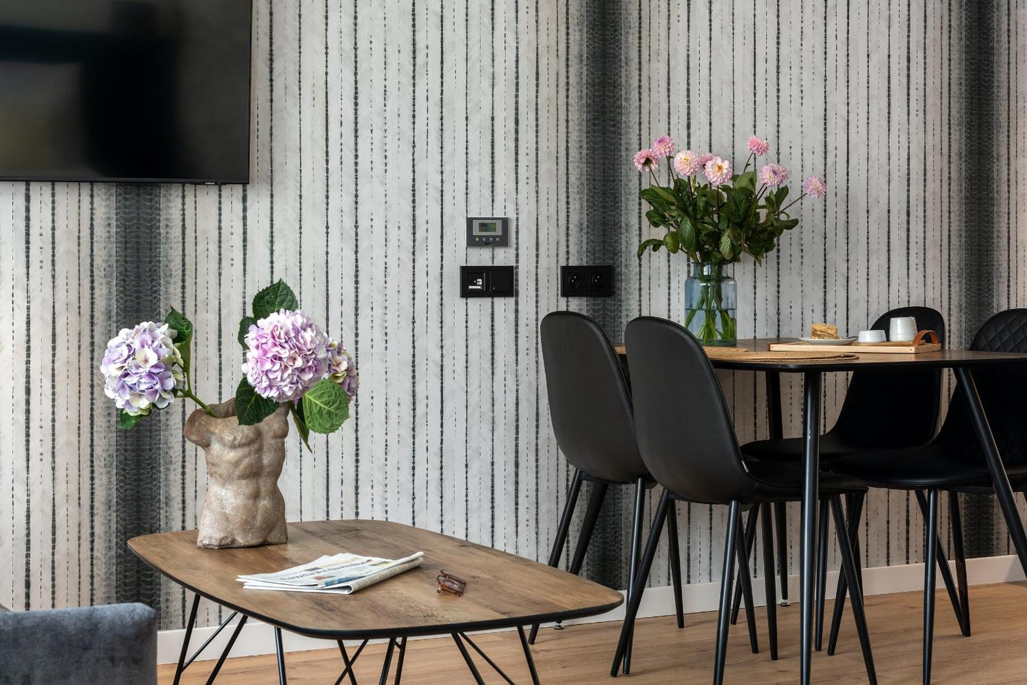Inpoint Spacious Apartments Near Main Square & Kazimierz District 크라쿠프 객실 사진